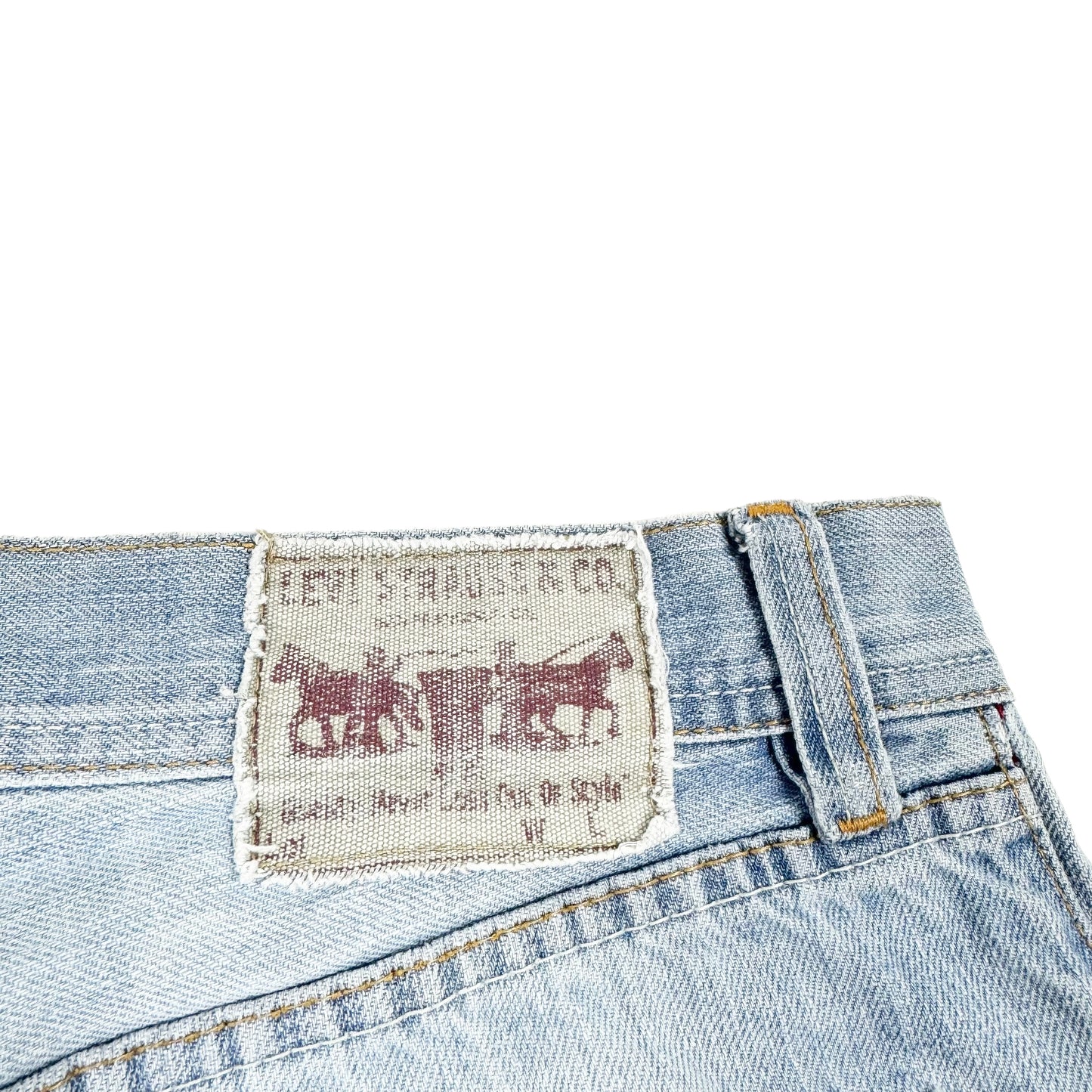 Blugi Levi’s Vintage